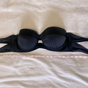 34 DD strapless bathing suit top
Brand: Sundazed